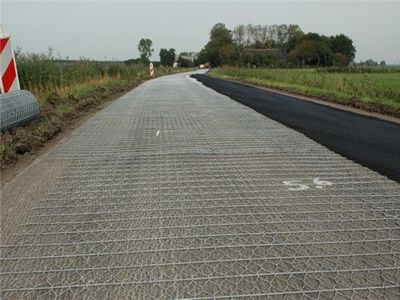 【瀝青公路反射裂縫加鋪路面加筋網