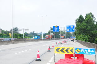 鳳崗 東深二路路面修復(fù)施工 下月初全部完工