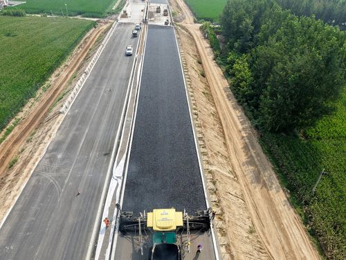 德州兩條高速公路建設(shè)取得新進(jìn)展，公路與路面工程穩(wěn)步推進(jìn)