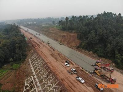 成宜高速眉山段路面工程全面啟動，區(qū)域交通迎來新篇章